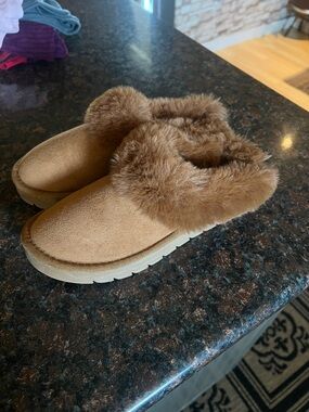 Women's Faux Fur Lined Slip-On Cozy Slippers - Brown